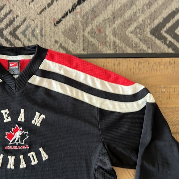 Team Canada Jersey - Youth XL - Picture 2 of 11